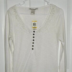 BRAND NEW AMERICAN RAG OFF WHITE WOMENS LONG SLEEVE SHIRT - LACE, BUTTONS MEDIUM